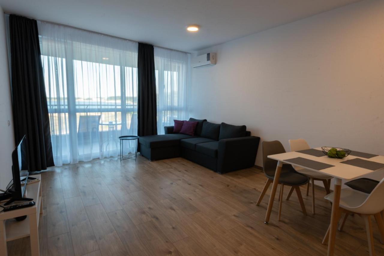 Aparthotel Primorsko Buitenkant foto